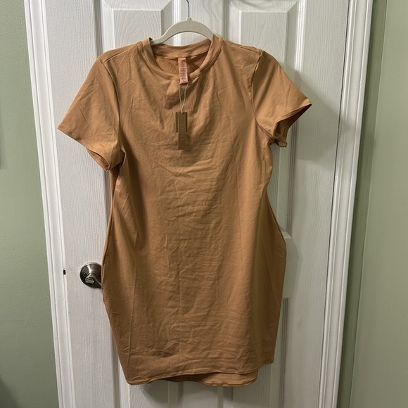 Skims signature swim tee  dress NWT - Picture 2 of 4